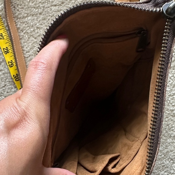 Patricia Nash Tan Crossbody Bag Tooled Floral Leather Classic Minimalist Western - Picture 8 of 10